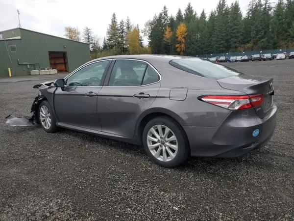 4T1B11HK9JU136683 2018 TOYOTA CAMRY - Image 2