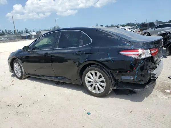 4T1B11HK9JU136702 2018 TOYOTA CAMRY - Image 2
