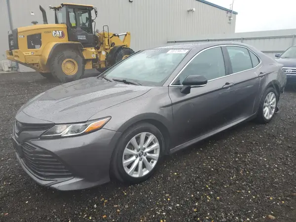4T1B11HK9JU137879 2018 TOYOTA CAMRY - Image 1