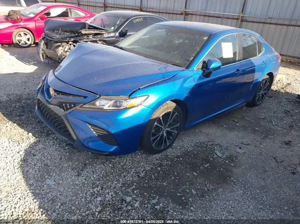 4T1B11HK9JU140782 2018 TOYOTA CAMRY - Image 2