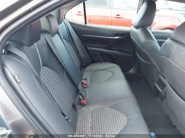 4T1B11HK9JU143732 2018 TOYOTA CAMRY - Image 8