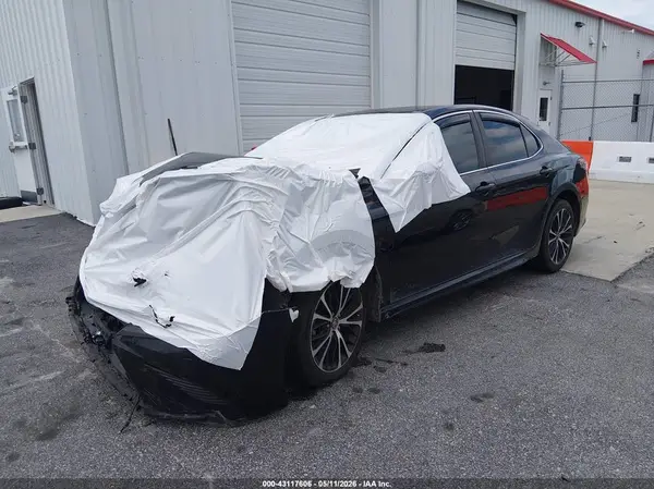 4T1B11HK9JU144881 2018 TOYOTA CAMRY - Image 2