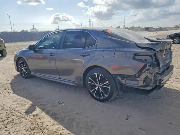 4T1B11HK9JU146338 2018 TOYOTA CAMRY - Image 2