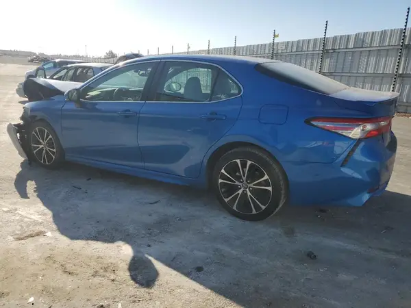 4T1B11HK9JU148008 2018 TOYOTA CAMRY - Image 2