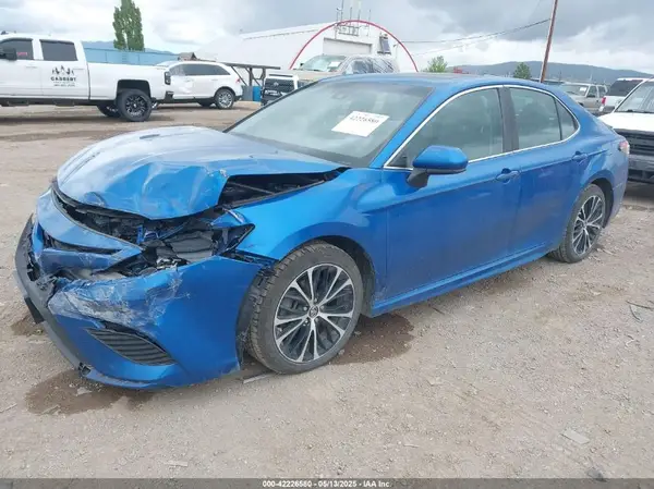 4T1B11HK9JU148154 2018 TOYOTA CAMRY - Image 2