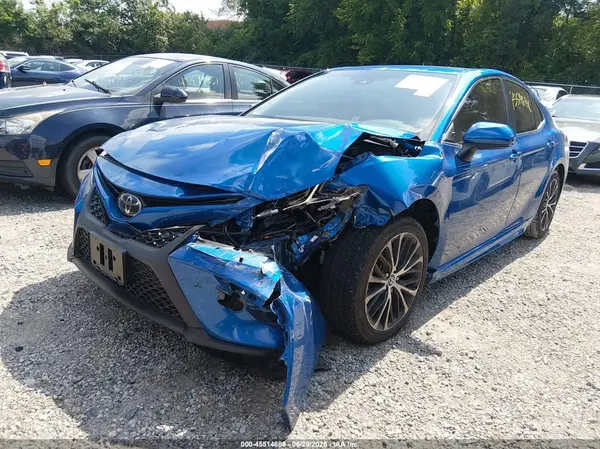 4T1B11HK9JU150115 2018 TOYOTA CAMRY - Image 2