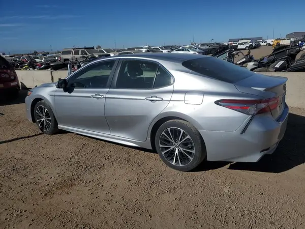 4T1B11HK9JU150342 2018 TOYOTA CAMRY - Image 2