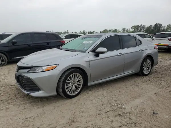 4T1B11HK9JU150616 2018 TOYOTA CAMRY - Image 1