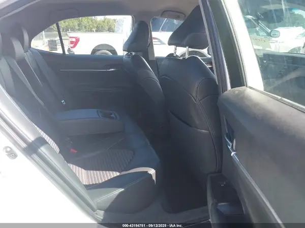 4T1B11HK9JU151491 2018 TOYOTA CAMRY - Image 8