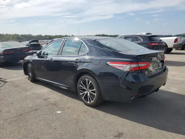 4T1B11HK9JU151541 2018 TOYOTA CAMRY - Image 2