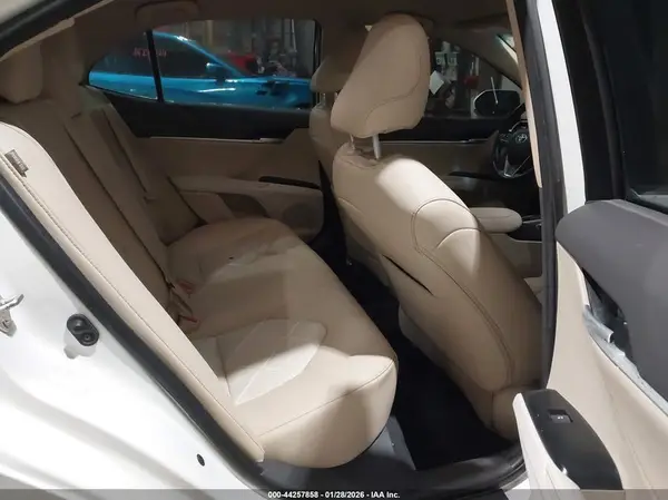 4T1B11HK9JU152463 2018 TOYOTA CAMRY - Image 8