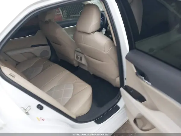 4T1B11HK9JU153631 2018 TOYOTA CAMRY - Image 8