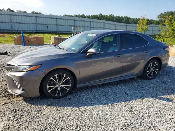 4T1B11HK9JU155010 2018 TOYOTA CAMRY - Image 1