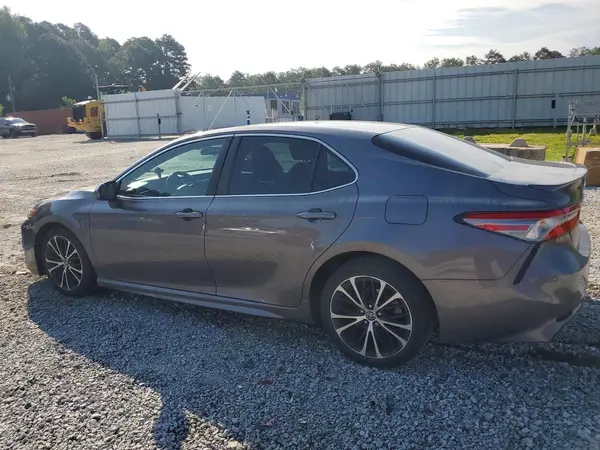 4T1B11HK9JU155010 2018 TOYOTA CAMRY - Image 2