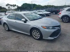 4T1B11HK9JU155847 2018 TOYOTA CAMRY