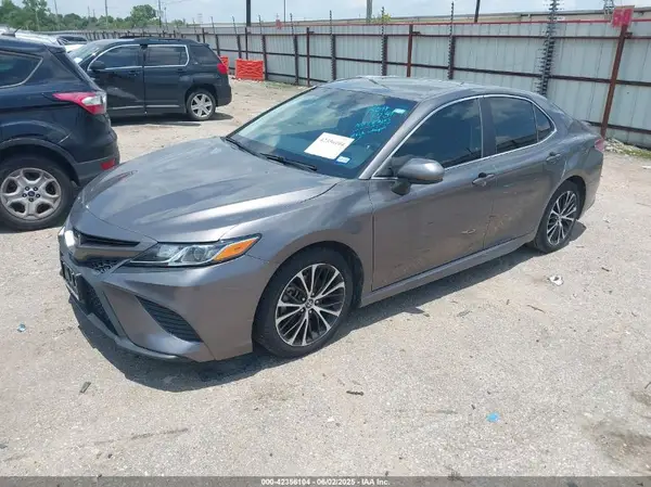 4T1B11HK9JU156349 2018 TOYOTA CAMRY - Image 2