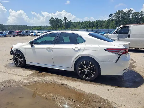 4T1B11HK9JU159316 2018 TOYOTA CAMRY - Image 2