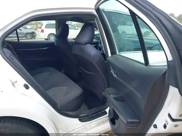 4T1B11HK9JU501010 2018 TOYOTA CAMRY - Image 8
