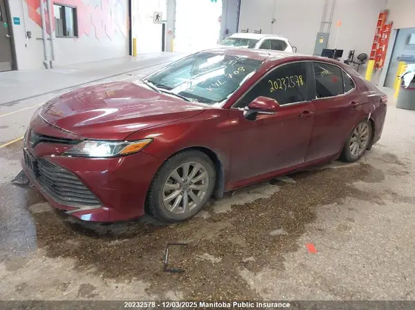 4T1B11HK9JU501153 2018 TOYOTA CAMRY - Image 2