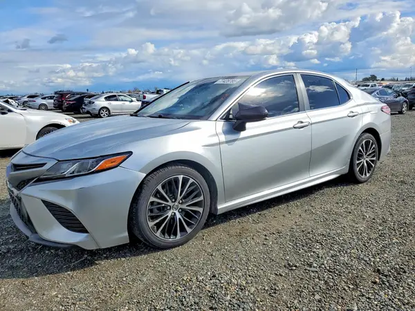 4T1B11HK9JU502531 2018 TOYOTA CAMRY - Image 1