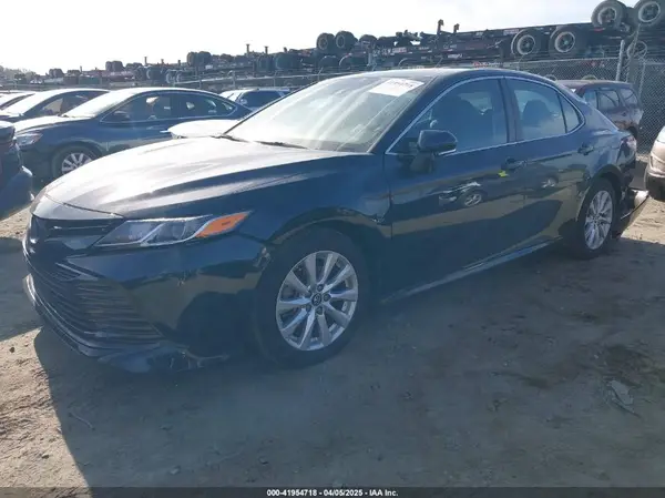4T1B11HK9JU503534 2018 TOYOTA CAMRY - Image 2