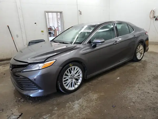 4T1B11HK9JU503890 2018 TOYOTA CAMRY - Image 1