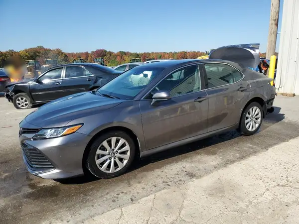 4T1B11HK9JU503937 2018 TOYOTA CAMRY - Image 1