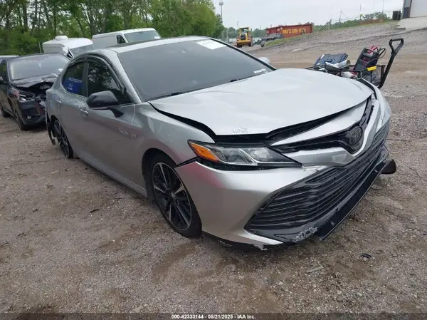 4T1B11HK9JU507597 2018 TOYOTA CAMRY - Image 1