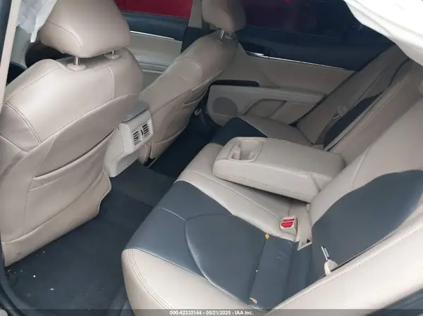 4T1B11HK9JU507597 2018 TOYOTA CAMRY - Image 8