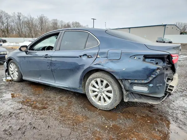 4T1B11HK9JU507888 2018 TOYOTA CAMRY - Image 2