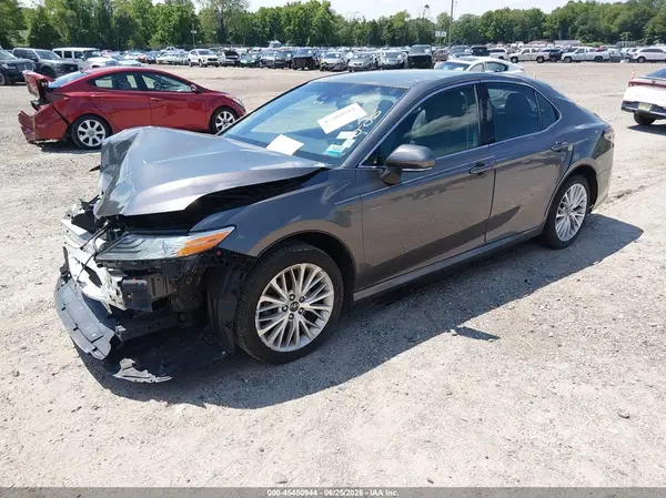 4T1B11HK9JU508278 2018 TOYOTA CAMRY - Image 2