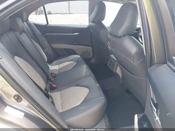 4T1B11HK9JU508281 2018 TOYOTA CAMRY - Image 8