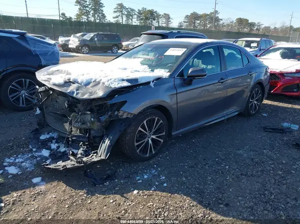 4T1B11HK9JU508359 2018 TOYOTA CAMRY - Image 2