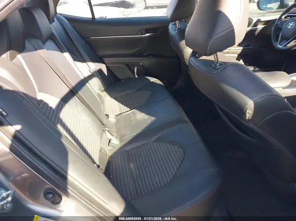4T1B11HK9JU508359 2018 TOYOTA CAMRY - Image 8