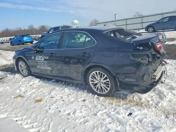 4T1B11HK9JU508880 2018 TOYOTA CAMRY - Image 2