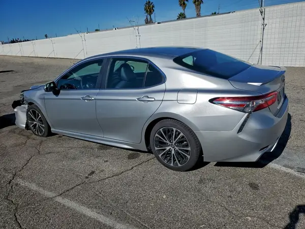 4T1B11HK9JU511424 2018 TOYOTA CAMRY - Image 2
