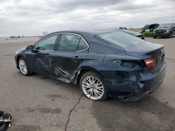 4T1B11HK9JU513402 2018 TOYOTA CAMRY - Image 2