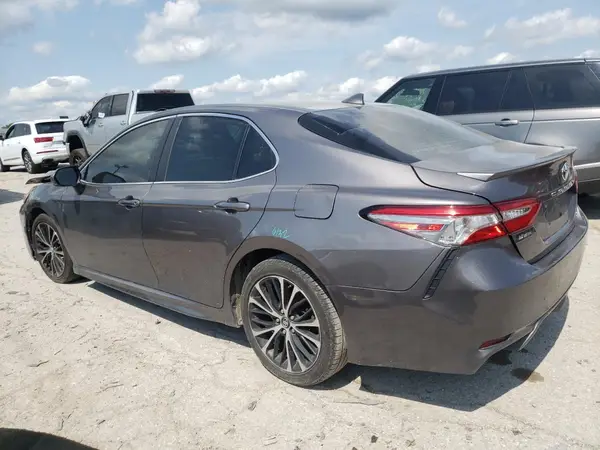 4T1B11HK9JU515294 2018 TOYOTA CAMRY - Image 2