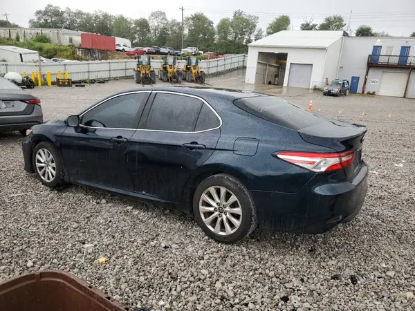4T1B11HK9JU516364 2018 TOYOTA CAMRY - Image 2