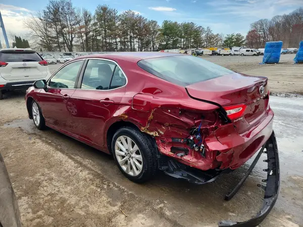 4T1B11HK9JU518549 2018 TOYOTA CAMRY - Image 2