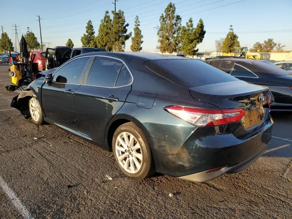 4T1B11HK9JU519992 2018 TOYOTA CAMRY - Image 2