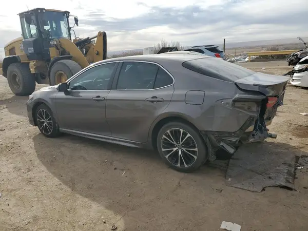 4T1B11HK9JU520057 2018 TOYOTA CAMRY - Image 2