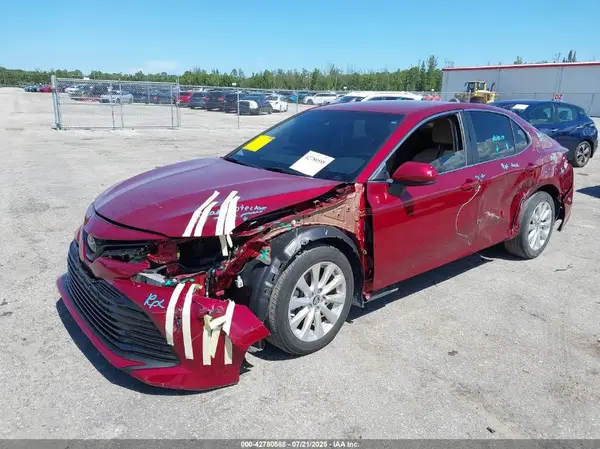 4T1B11HK9JU520849 2018 TOYOTA CAMRY - Image 2