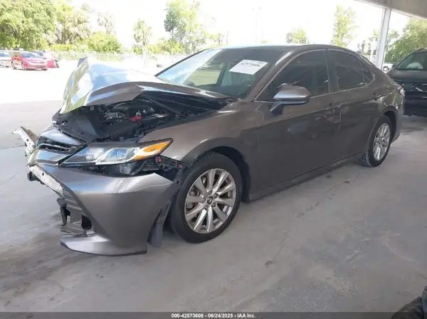 4T1B11HK9JU523122 2018 TOYOTA CAMRY - Image 2