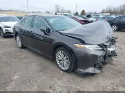 4T1B11HK9JU523833 2018 TOYOTA CAMRY