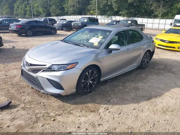 4T1B11HK9JU524111 2018 TOYOTA CAMRY - Image 2