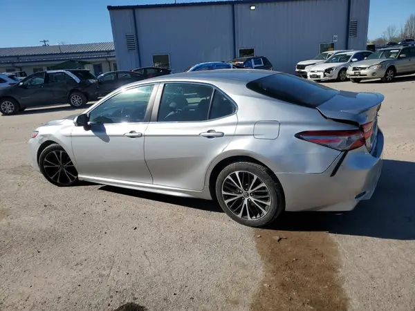 4T1B11HK9JU525386 2018 TOYOTA CAMRY - Image 2