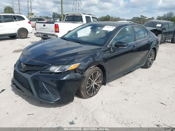 4T1B11HK9JU525470 2018 TOYOTA CAMRY - Image 2