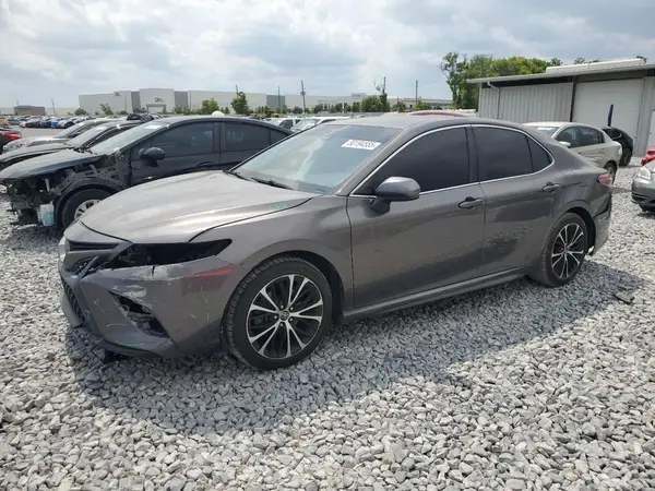 4T1B11HK9JU528420 2018 TOYOTA CAMRY - Image 1