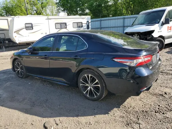 4T1B11HK9JU528689 2018 TOYOTA CAMRY - Image 2